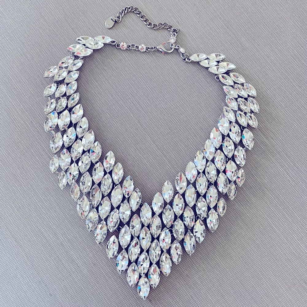NWOT V-neck adjustable choker Cubic zirconia